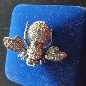 Joan Rivers bee brooch